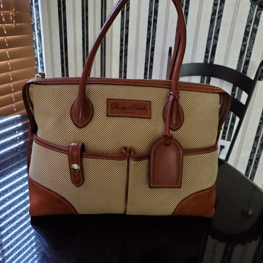 Authentic large Dooney and Bourke purse.